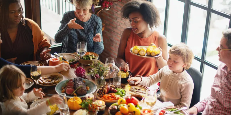 Thanksgiving table 2