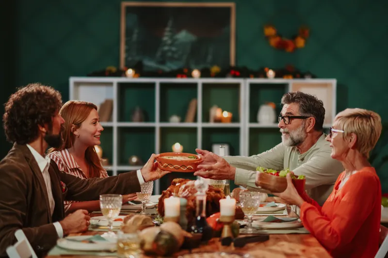 Thanksgiving table 4